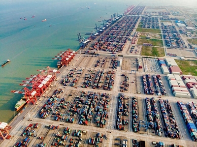 船價高企運價回落，1-7月港口內貿集裝箱量逆勢增長7.7%